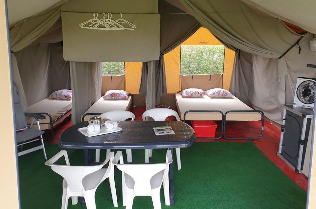Easyatent Safari Tent Lanterna Cervar-Porat Room photo